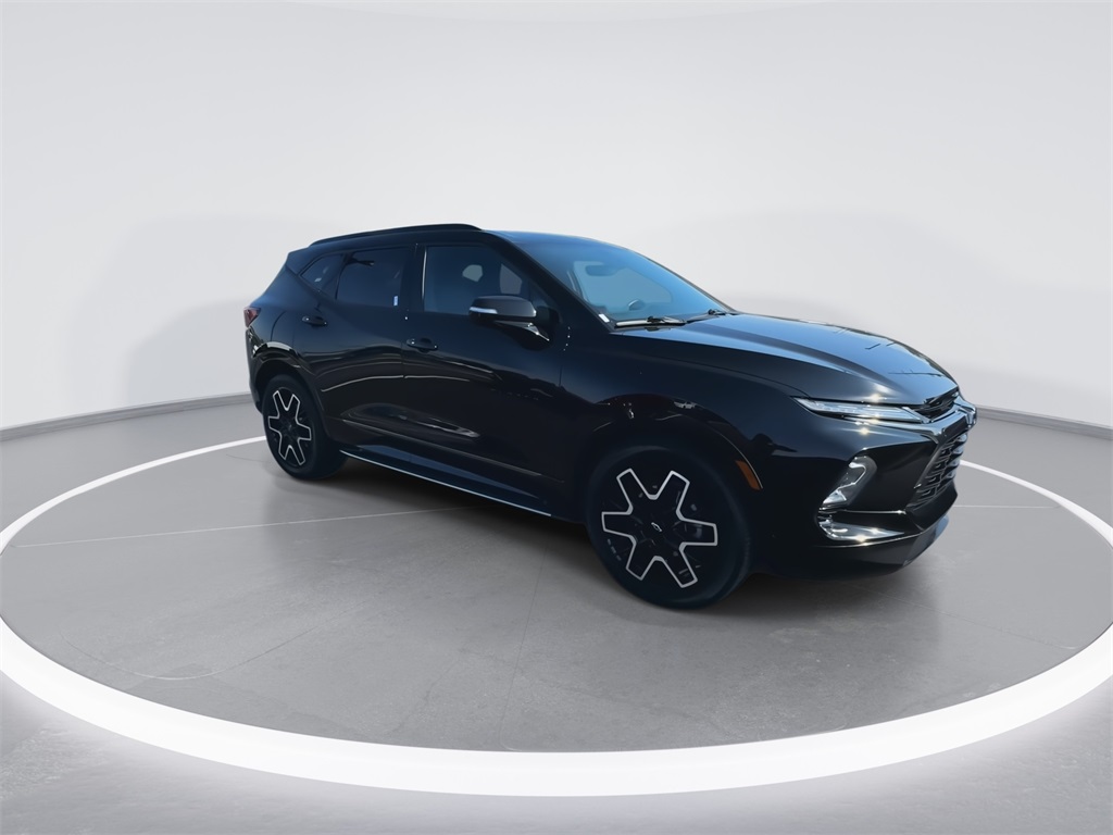 2023 Chevrolet Blazer RS photo 2