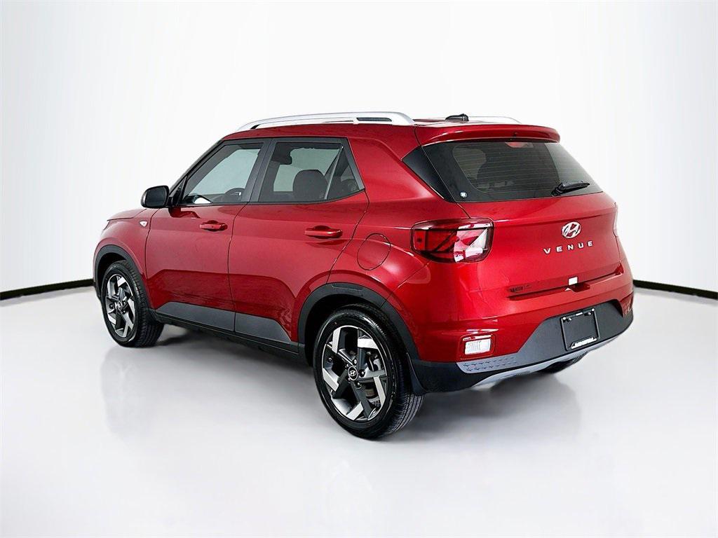 2025 Hyundai Venue Limited photo 4