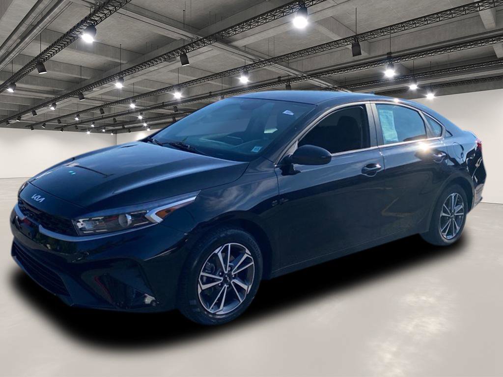 2023 Kia Forte LXS photo 3