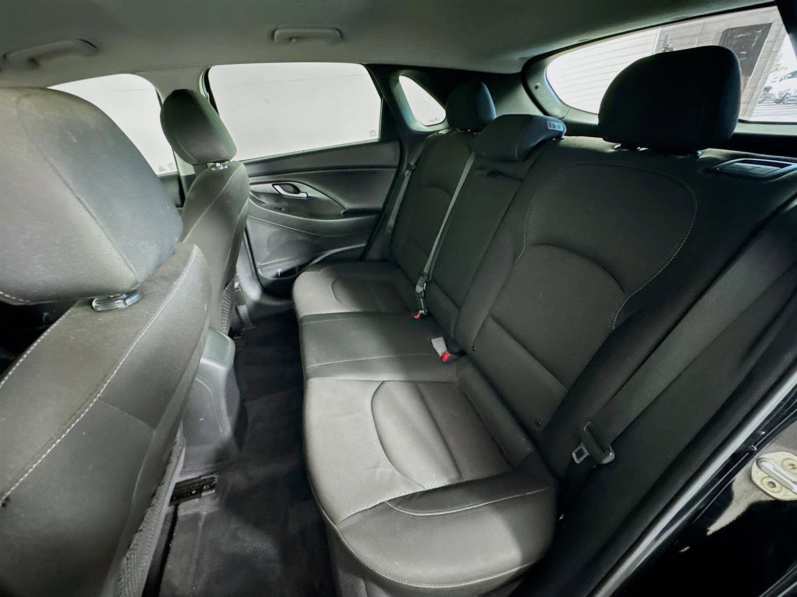 2020 Hyundai Elantra GT Base photo 20