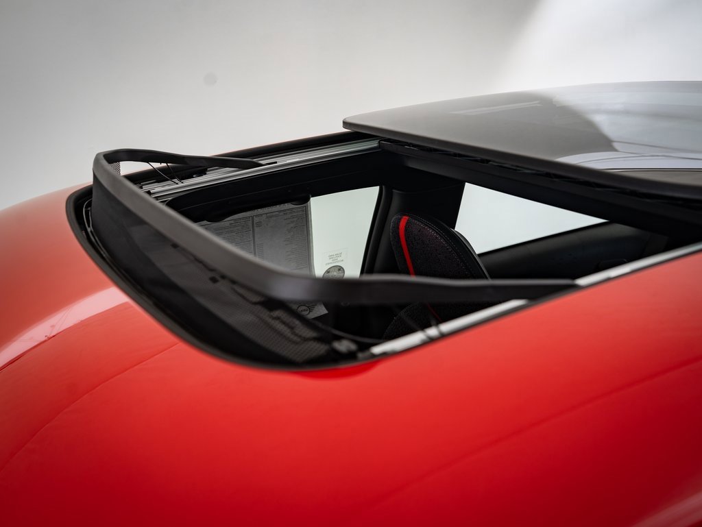 2025 Mini Cooper 2 Door Hardtop Iconic photo 13