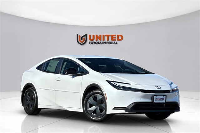 2026 Toyota Prius LE's photo