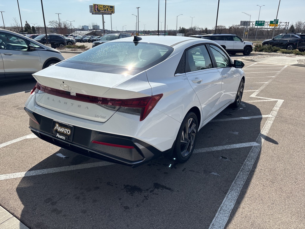 2025 Hyundai Elantra Limited photo 2