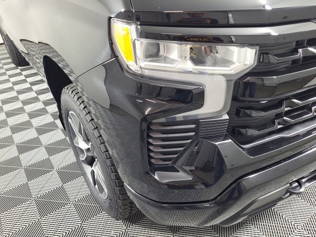2024 Chevrolet Silverado 1500 RST photo 3
