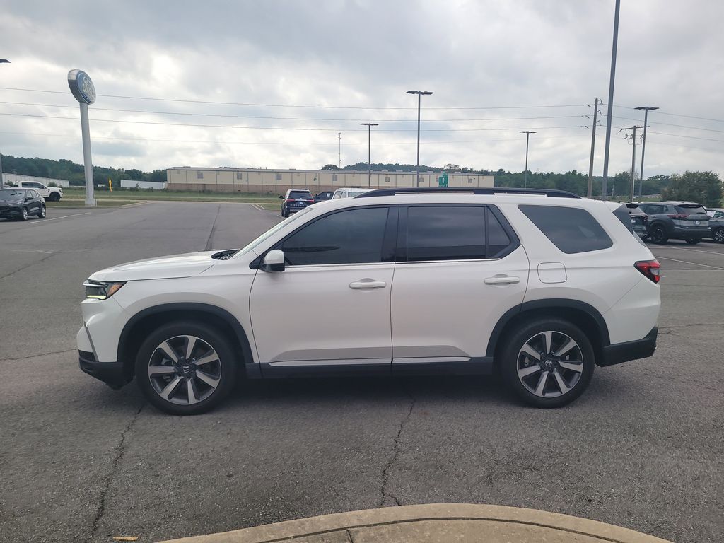 2024 Honda Pilot Touring photo 5