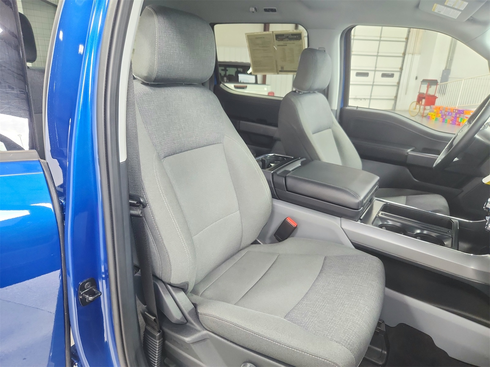 2024 Ford F-150 XLT photo 32