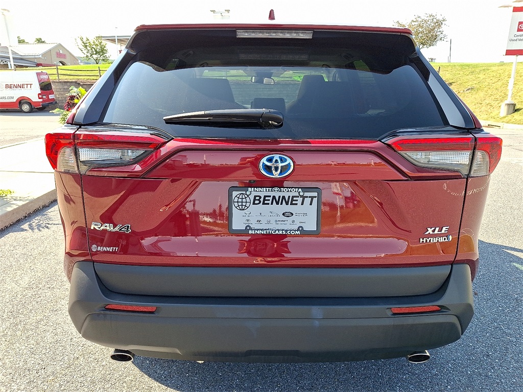 2022 Toyota RAV4 Hybrid XLE photo 5