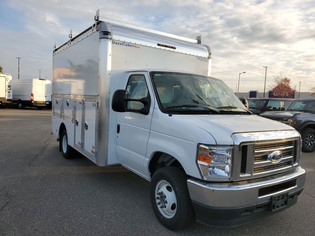 2024 Ford E-350 Base photo 3