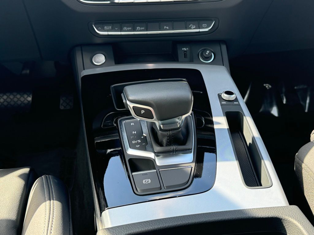 2025 Audi Q5 S line Premium photo 10