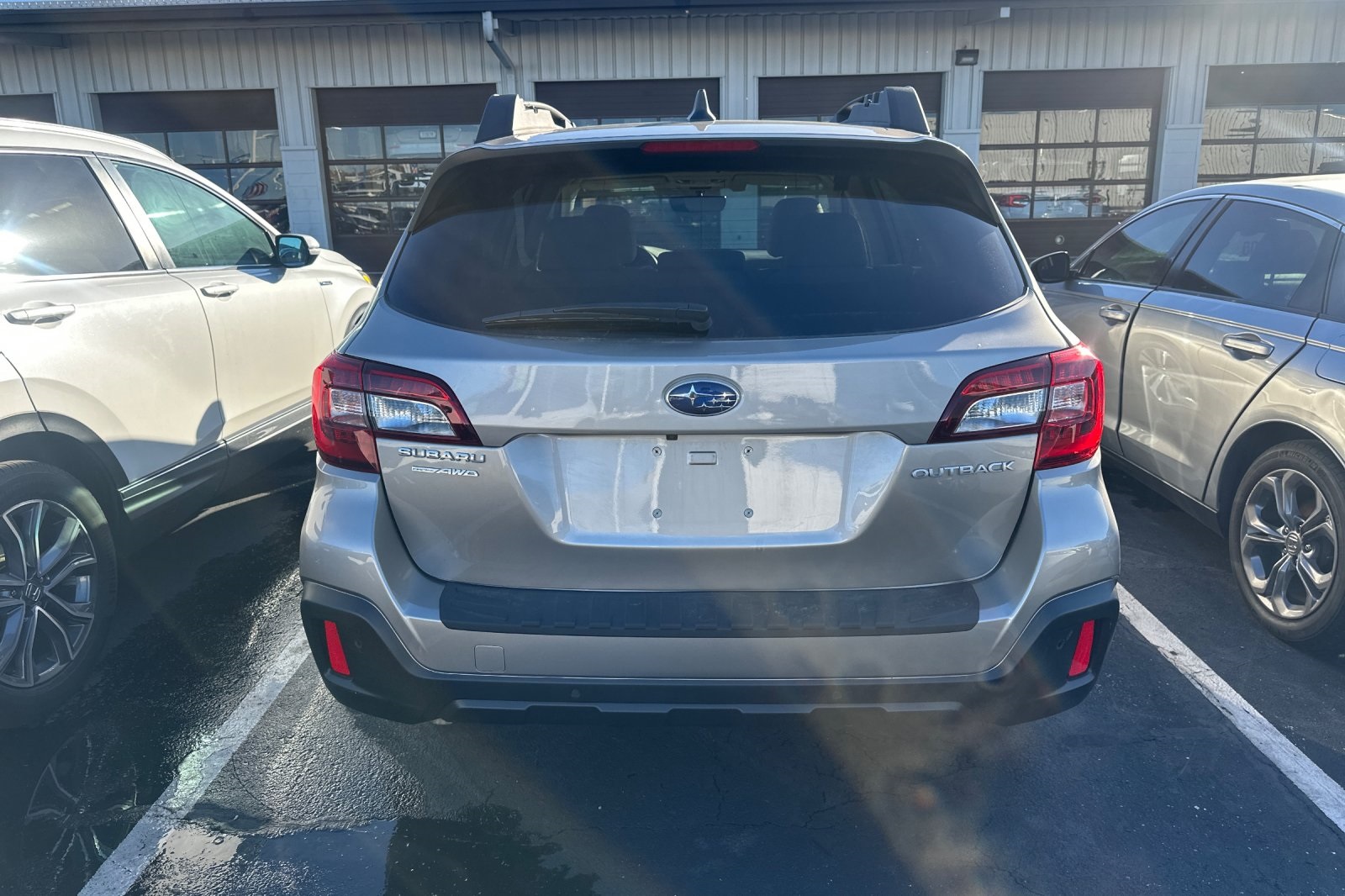 2018 Subaru Outback 2.5i photo 2