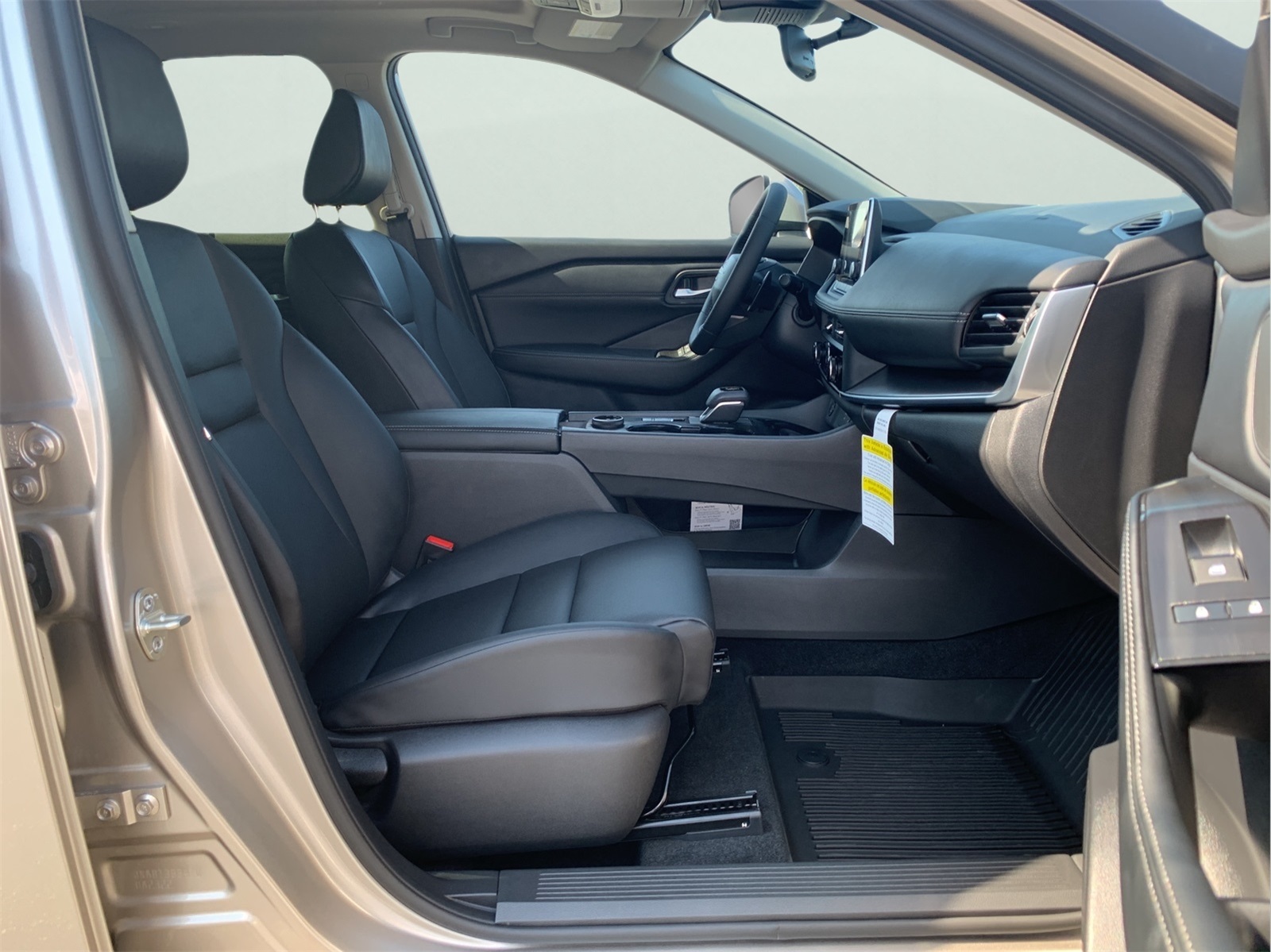 2026 Nissan Rogue SV photo 30