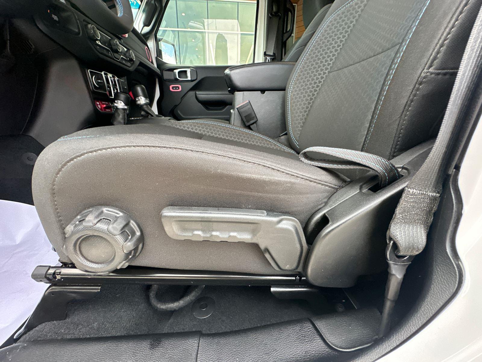2024 Jeep Wrangler 4xe Rubicon photo 10