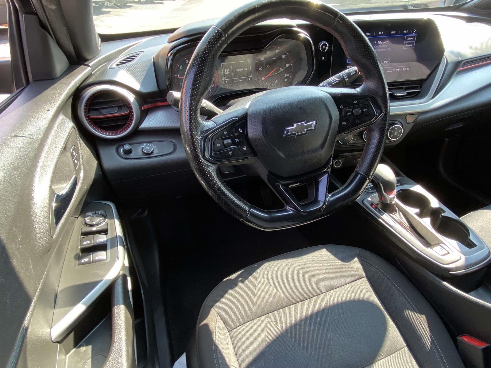 2024 Chevrolet Trax 1 photo 2