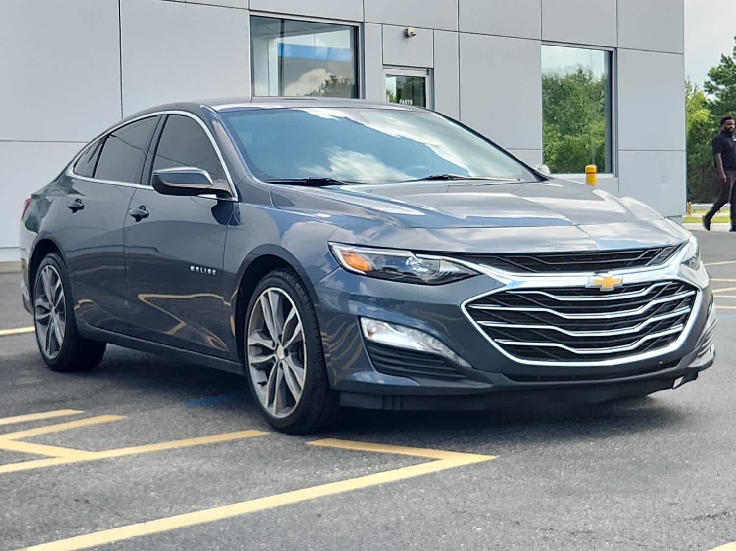 2021 Chevrolet Malibu 1LT photo 2