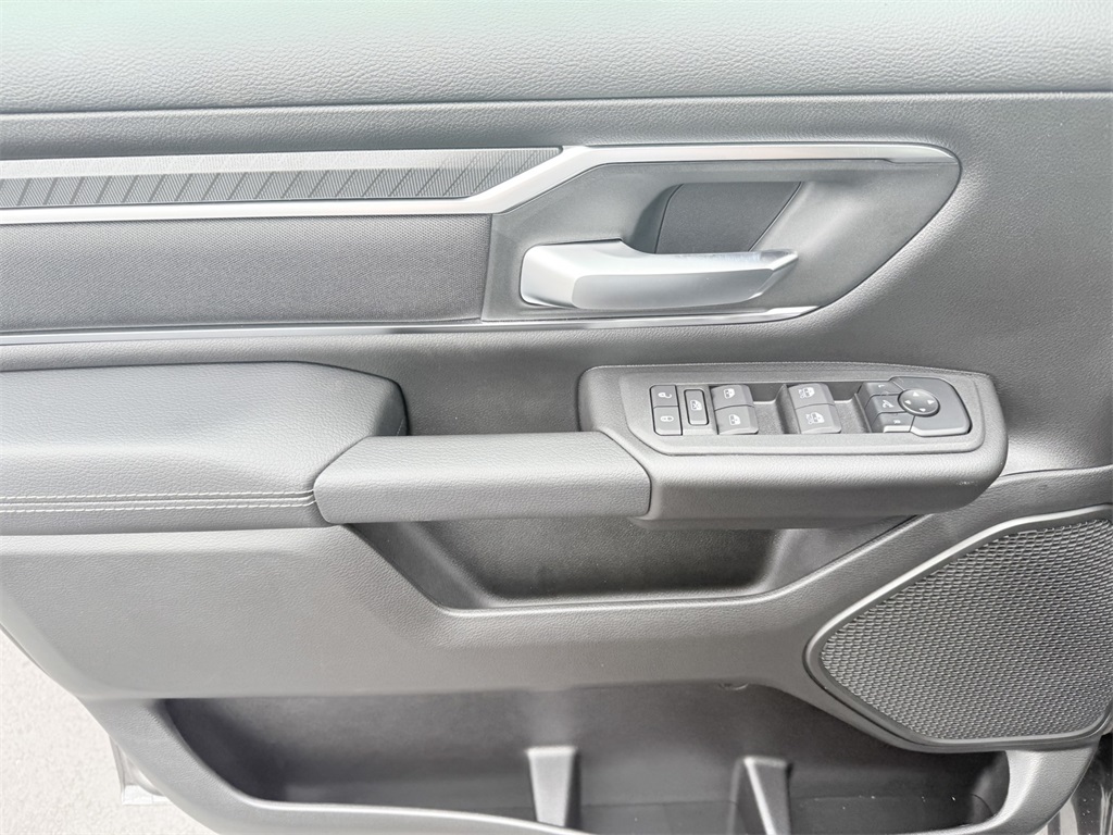 2025 Ram 1500 Big Horn photo 8