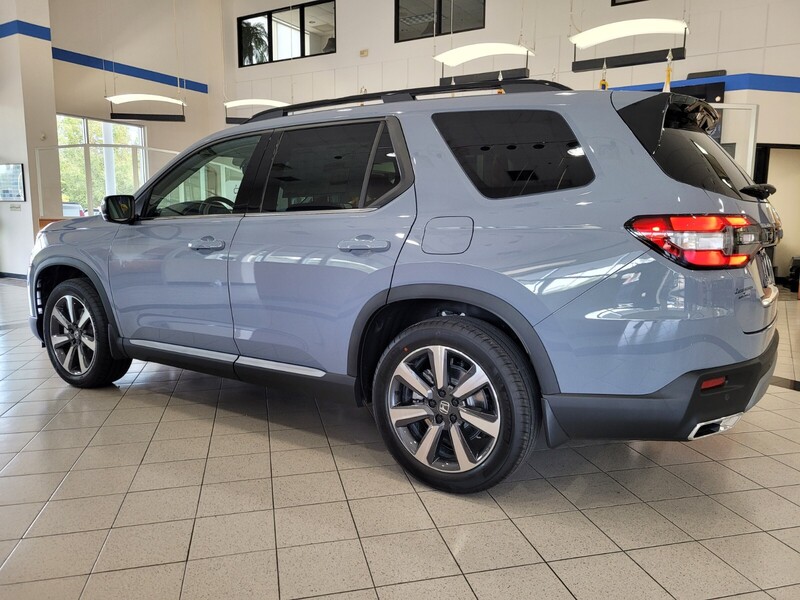 2025 Honda Pilot Touring photo 4