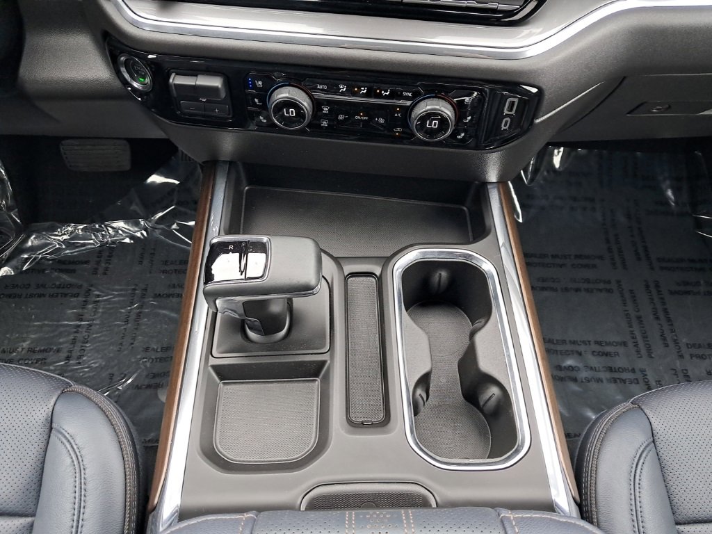 2023 Chevrolet Silverado 1500 High Country photo 19