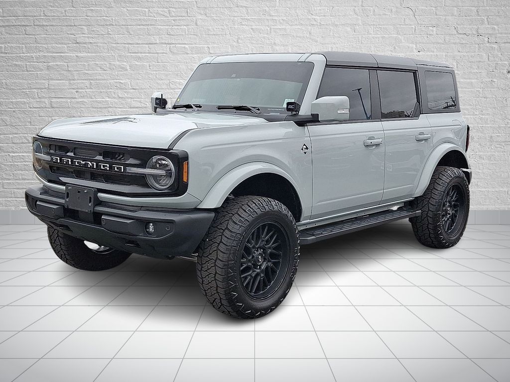 2023 Ford Bronco 4-Door Outer Banks's photo