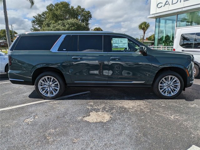 2026 Cadillac Escalade ESV Luxury photo 3