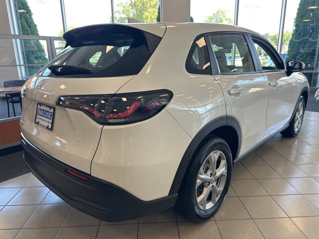 2025 Honda HR-V LX photo 2