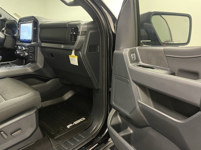 2025 Ford F-150 XLT photo 7