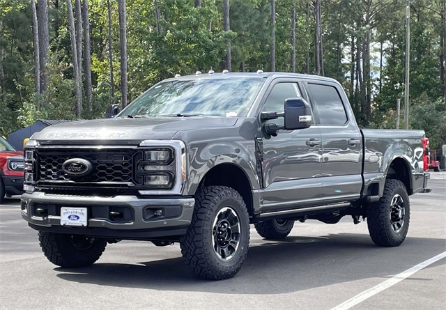 2026 Ford F-250 Lariat photo 3