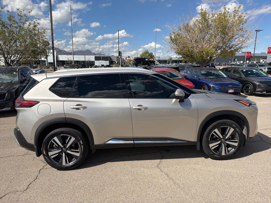 2023 Nissan Rogue Platinum photo 6