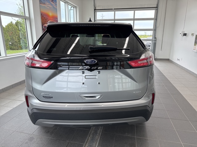 2024 Ford Edge SEL photo 4