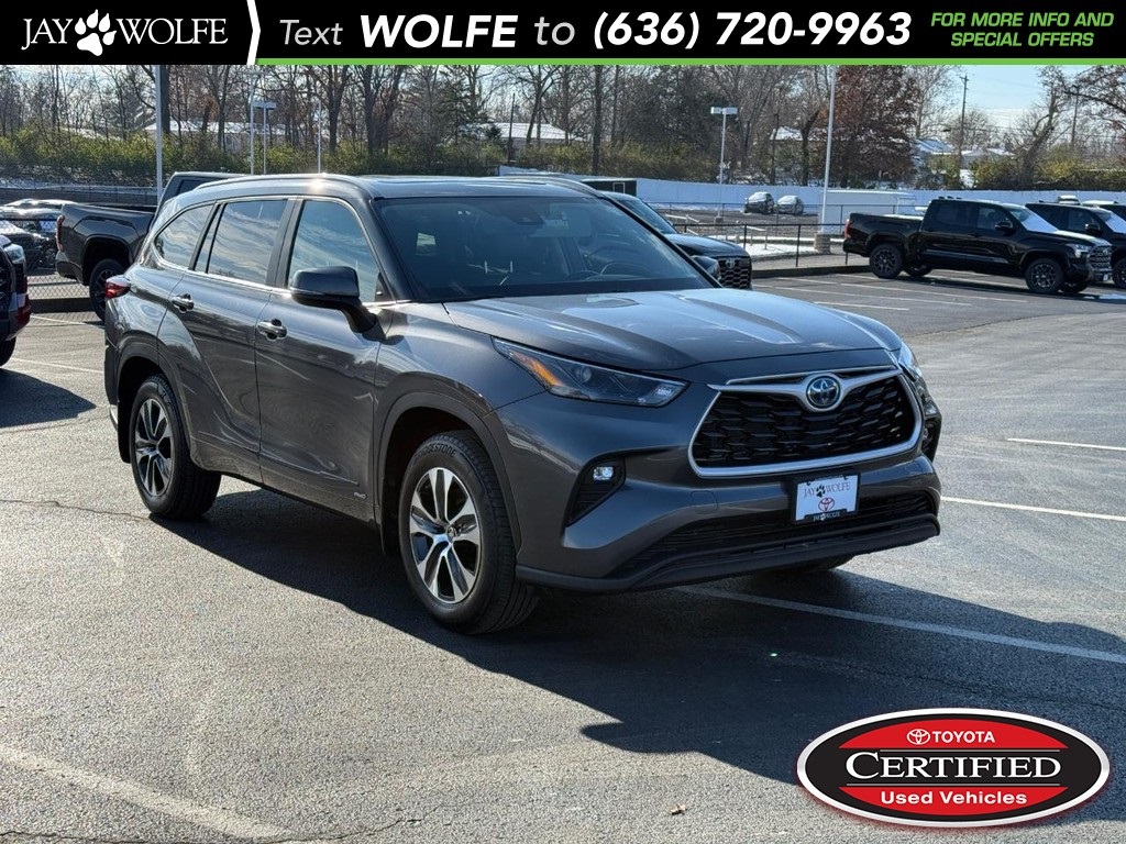2024 Toyota Highlander XLE's photo