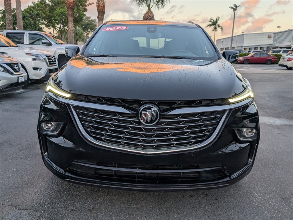 2023 Buick Enclave Essence's photo