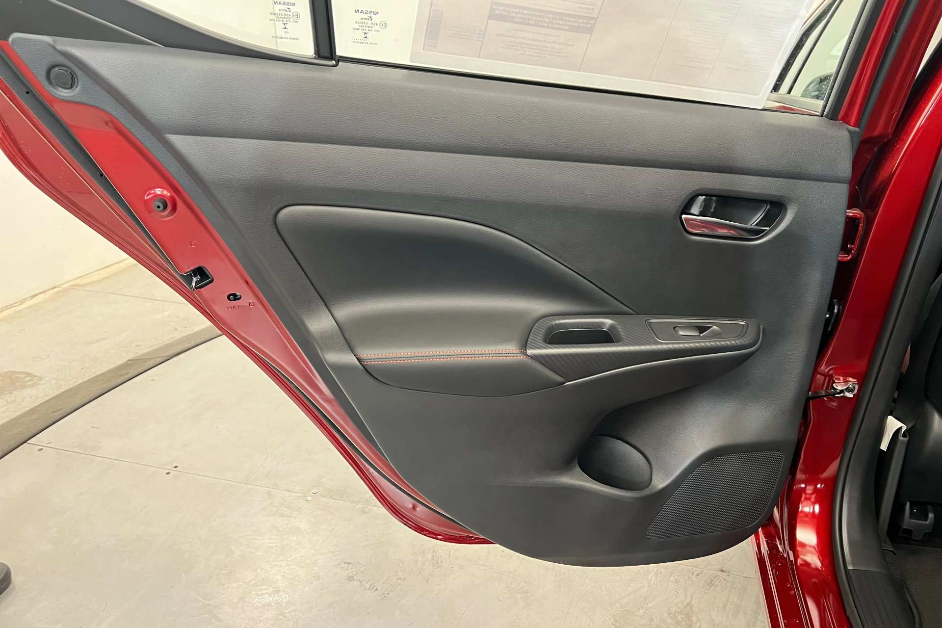 2025 Nissan Versa SR photo 18