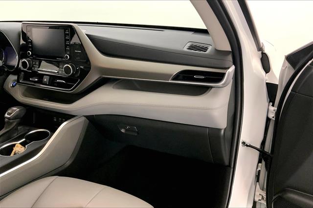 2022 Toyota Highlander XLE photo 22