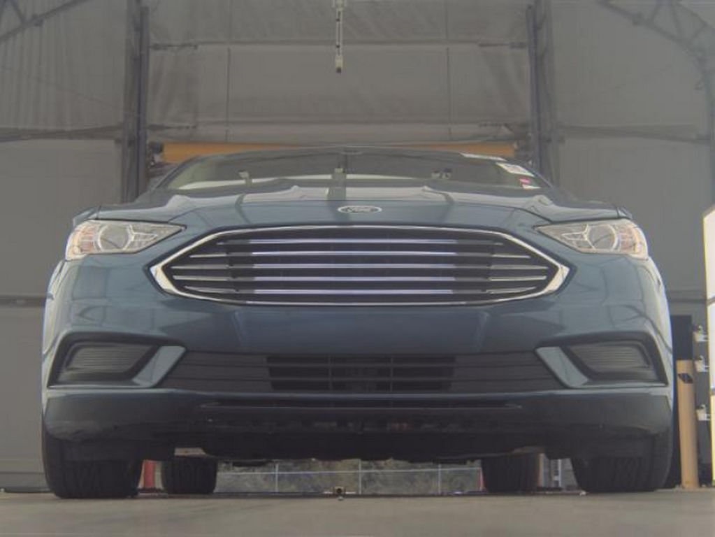 2018 Ford Fusion SE photo 3