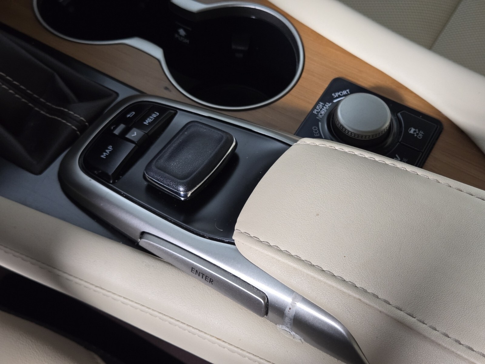 2017 Lexus RX 450h photo 27
