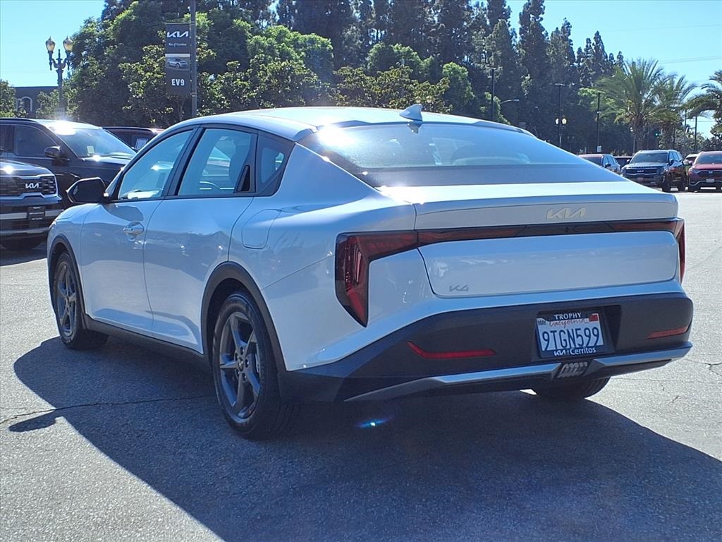 2025 Kia K4 LXS photo 3