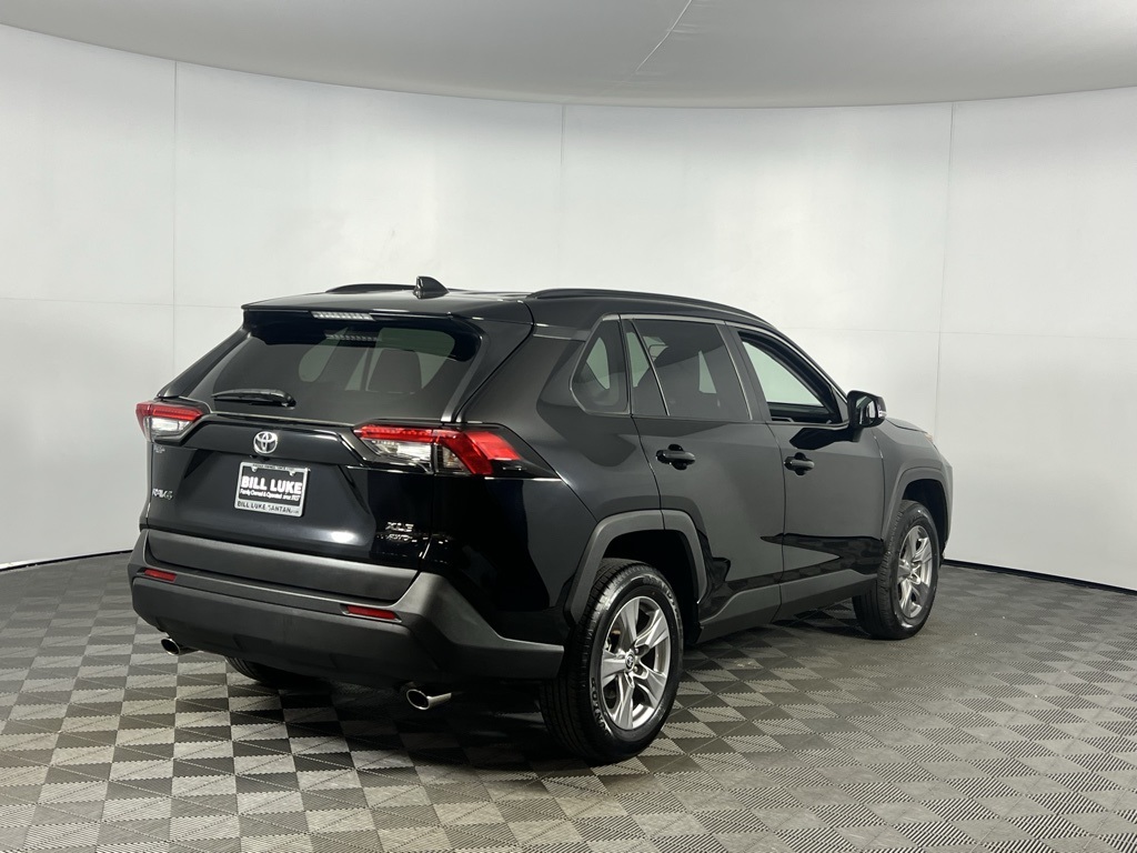 2024 Toyota RAV4 XLE photo 2