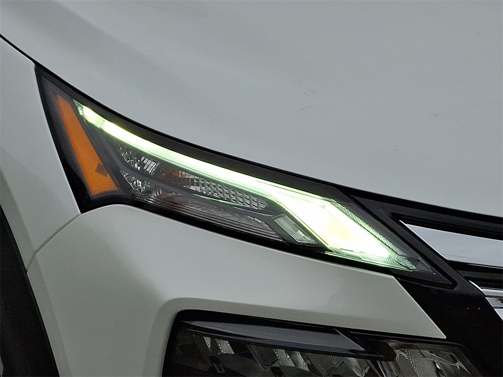 2026 Nissan Rogue SV photo 3