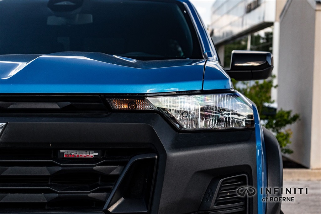 2024 Chevrolet Colorado Trail Boss photo 2