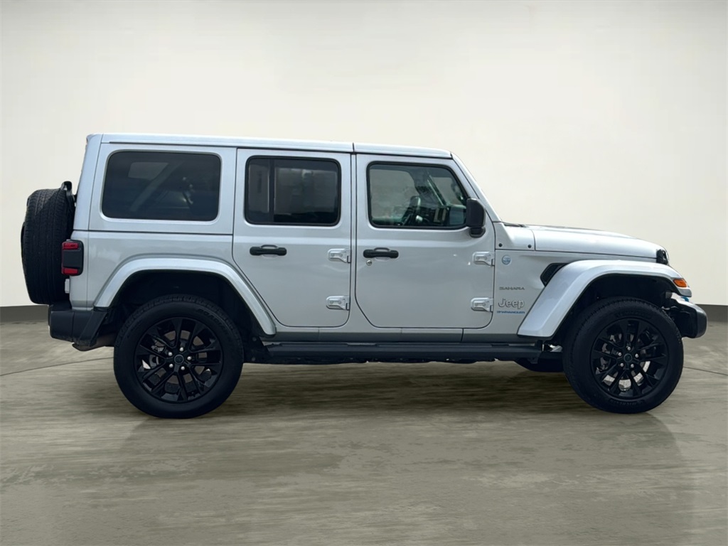2024 Jeep Wrangler Sahara 4xe photo 12
