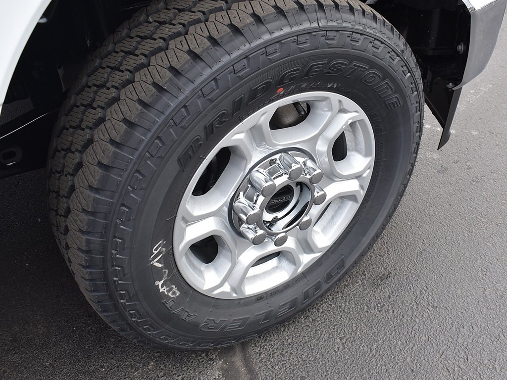 2025 Ford F-250 XLT photo 8