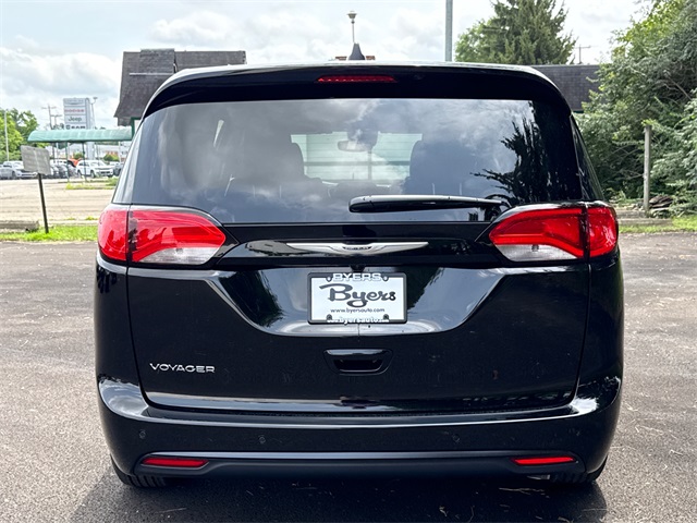2025 Chrysler Voyager LX photo 31