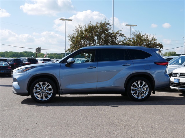 2021 Toyota Highlander Limited photo 2