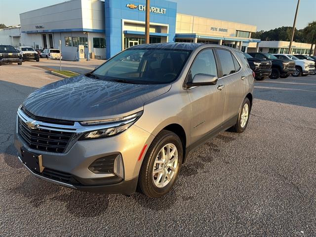 2023 Chevrolet Equinox LT photo 3