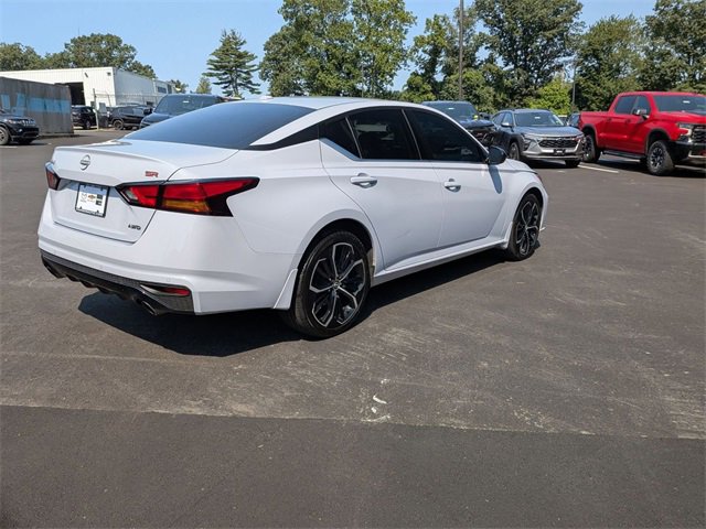 2024 Nissan Altima 2.5 SR photo 3