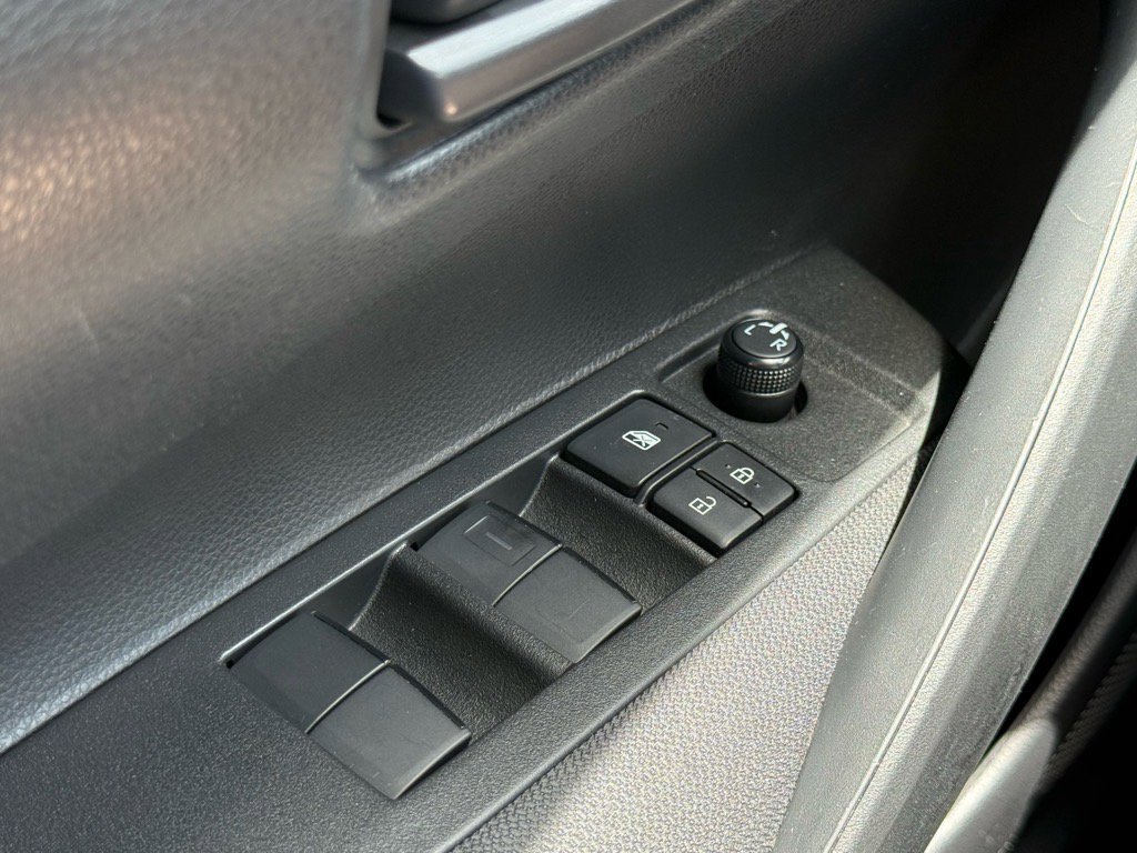 2022 Toyota Corolla LE photo 28