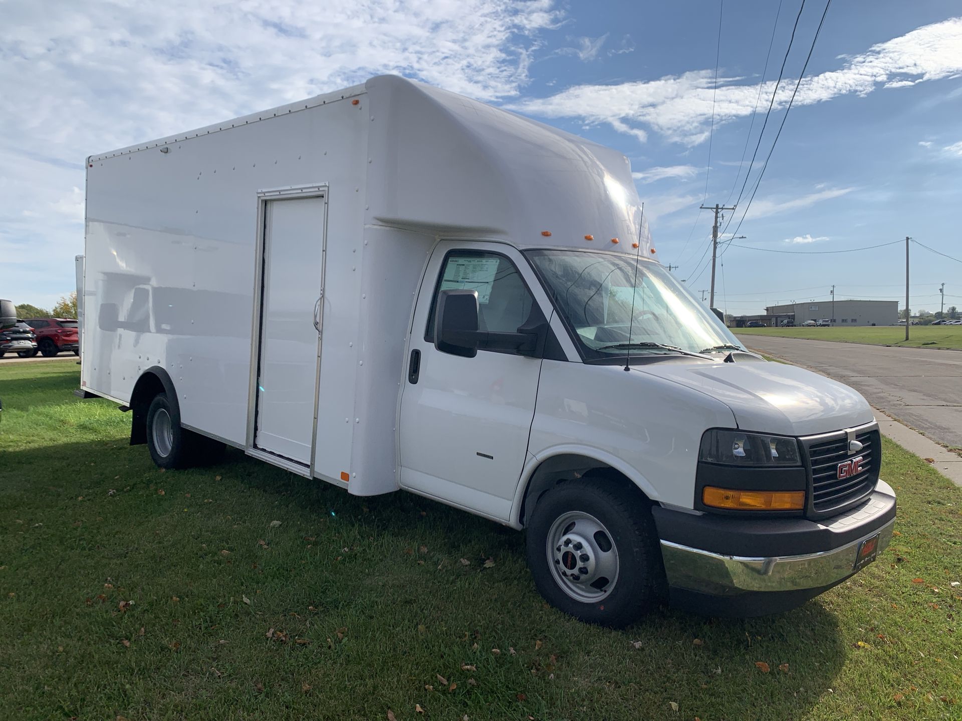 2025 Gmc Savana Cutaway 3500 photo 30