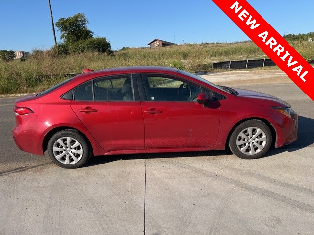 2020 Toyota Corolla LE photo 2