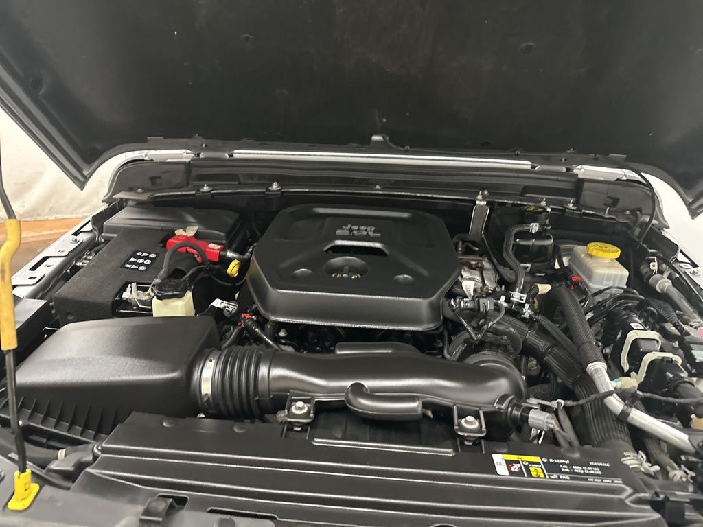 2020 Jeep Wrangler Unlimited Sahara photo 25