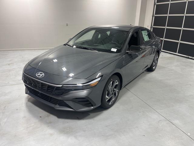 2025 Hyundai Elantra SEL Sport photo 3