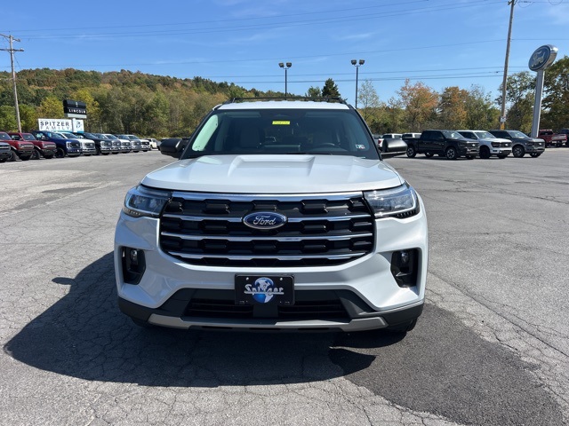 2025 Ford Explorer photo 7